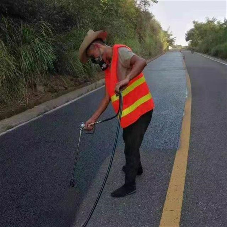 鹤岗 彩色防滑路面的底涂是保障路面附着力